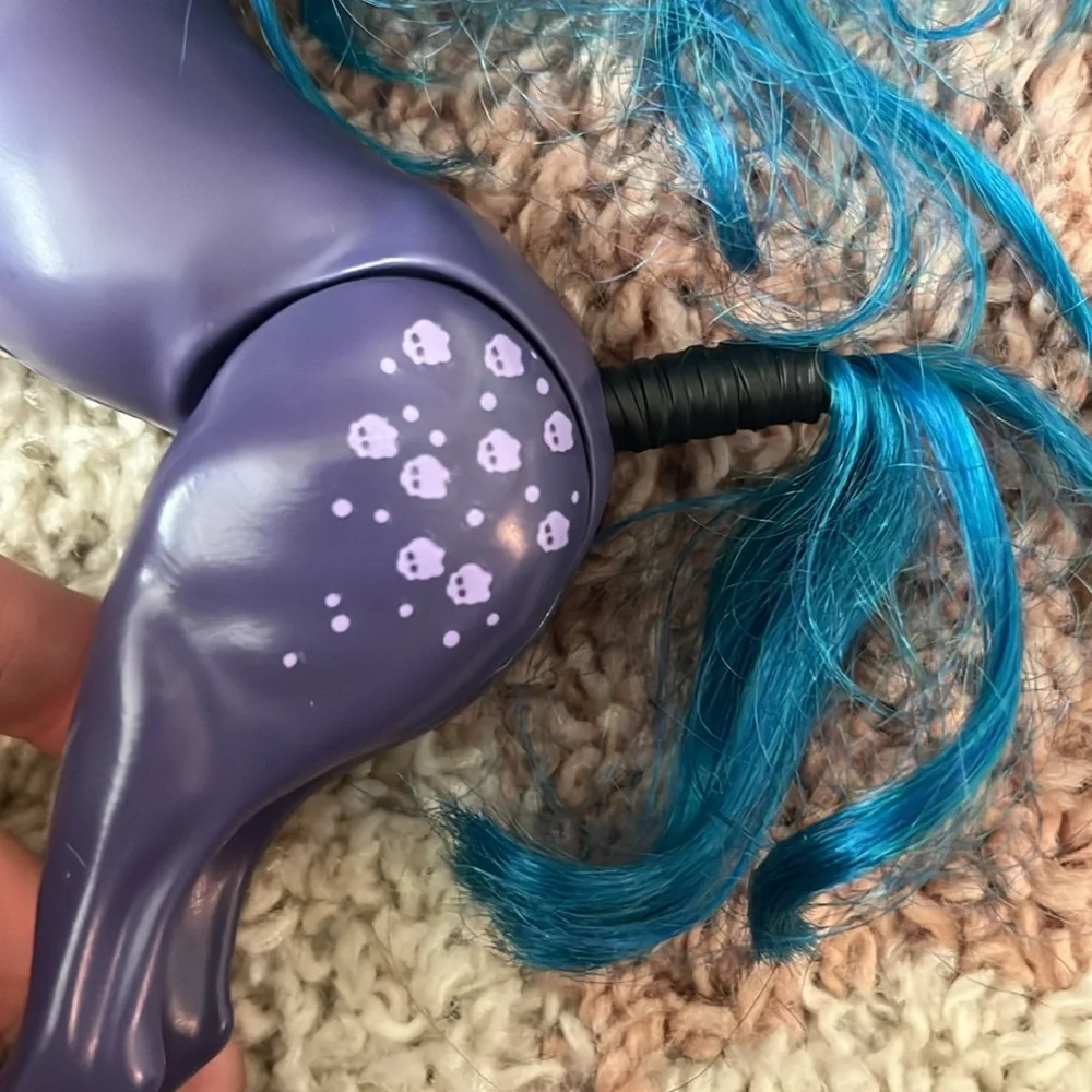 2013 monster high freaky fusions Avea Trotter Missing parts